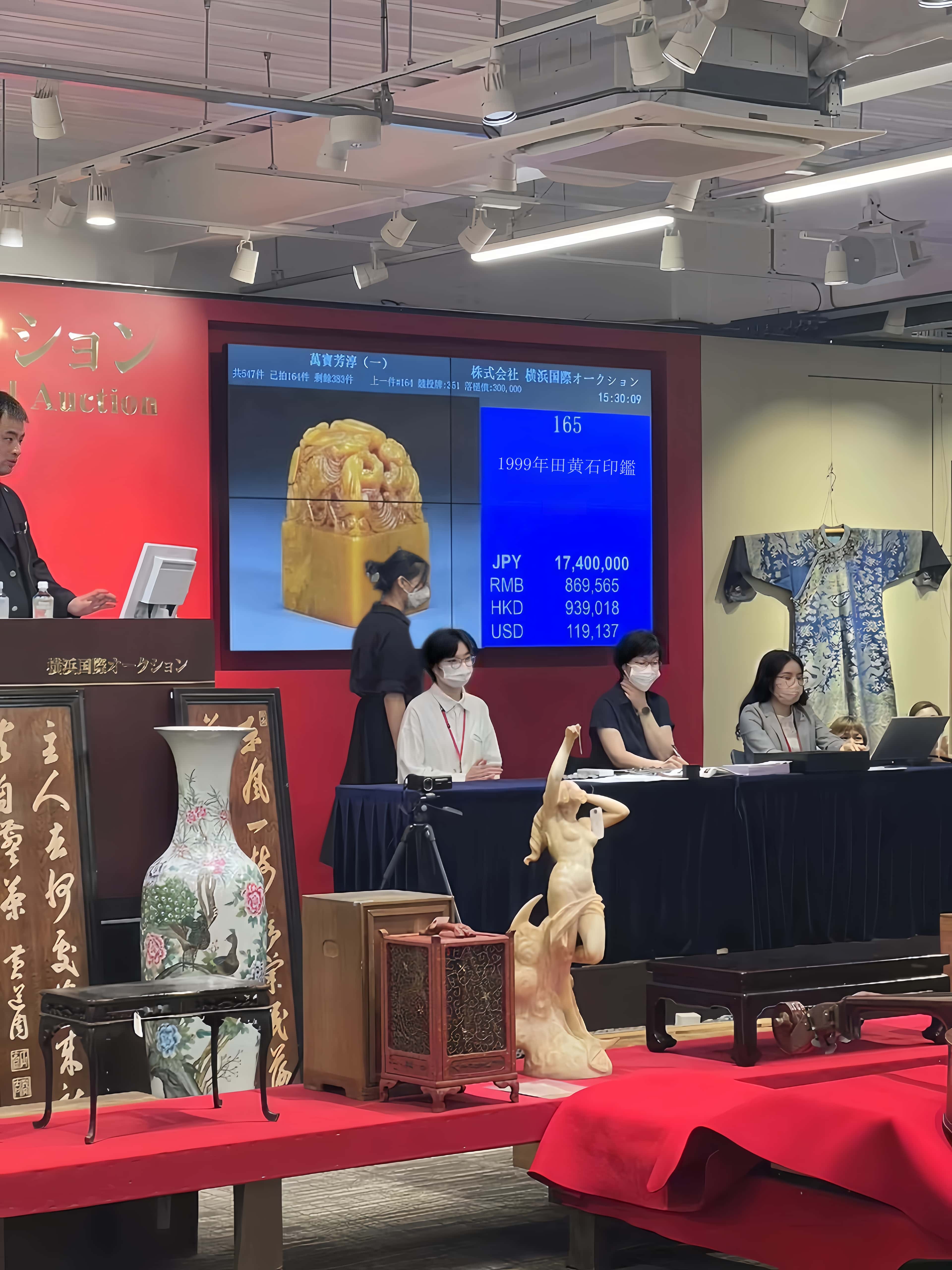 寿山石・地藏王仏像の印鑑｜双色田黄石｜吴昌碩作款｜観賞｜細密彫｜開運置物｜座付き 清時代 旧藏 珍品 寿山石彫 田黄石神獣印章 詩文賦 印鑑 文房具 極細工